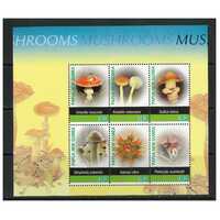 Papua New Guinea 2005 Mushrooms Set of 6 Stamps In Sheetlet MUH SG1082/87