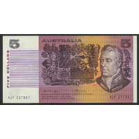 Australia 1976 $5 Banknote Knight/Wheeler R206b Gothic S/N Side Thread EF #3-67