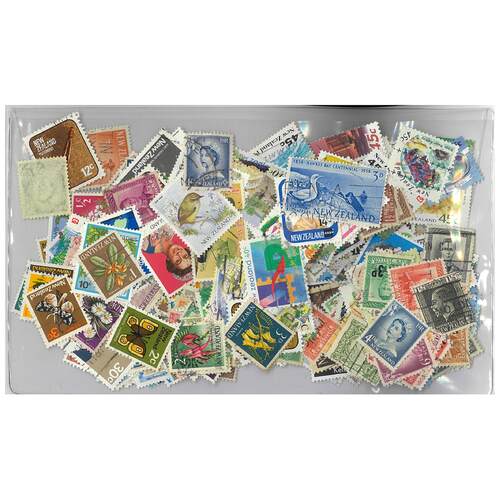 New Zealand - 300 Different Stamps Used